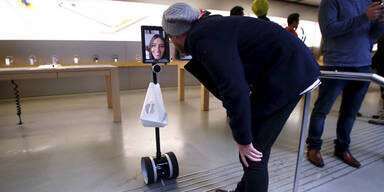iPhone 6s: Frau ließ Roboter anstehen