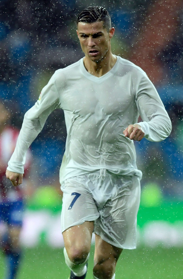 Ronaldo begeistert mit sexy Wet-T-Shirt