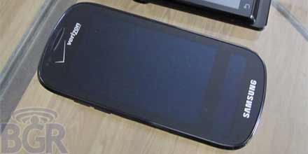 Smartphone mit 2 Super-Amoled Displays