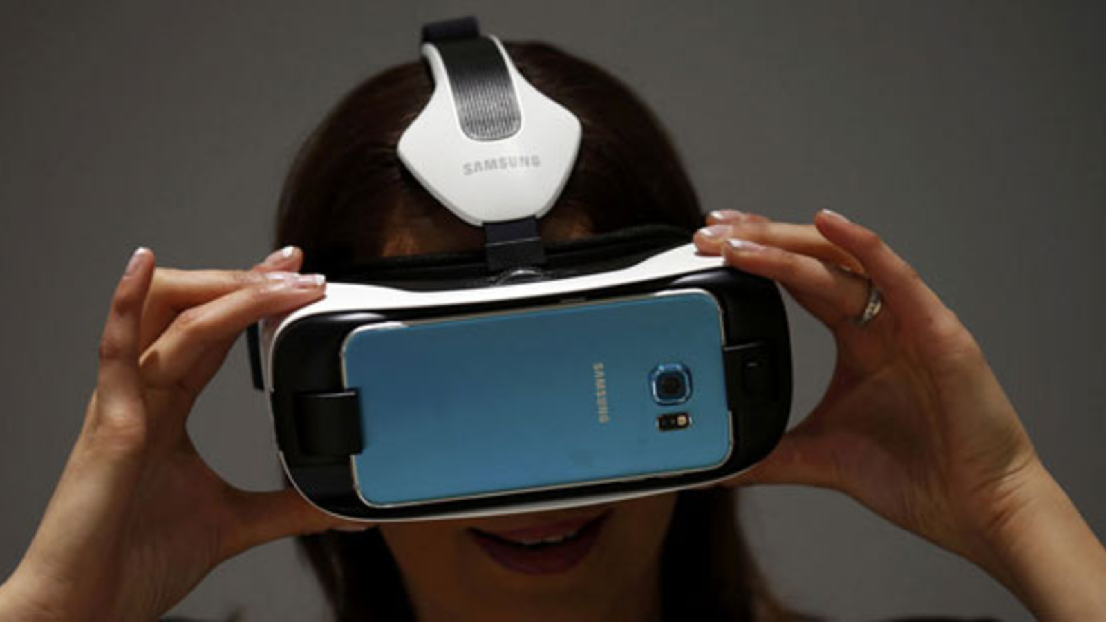 Samsung VR-Brille Gear VR für Galaxy S6 (Edge) startet