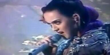 Strip-Show: Katy Perry als Nackt-Falter