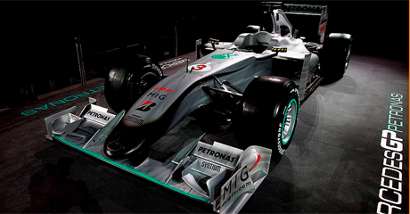 Schumi präsentiert neuen F1-Silberpfeil