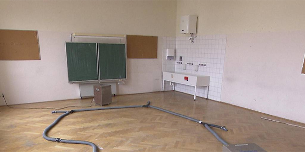 Unbekannte setzen Wiener Schule unter Wasser