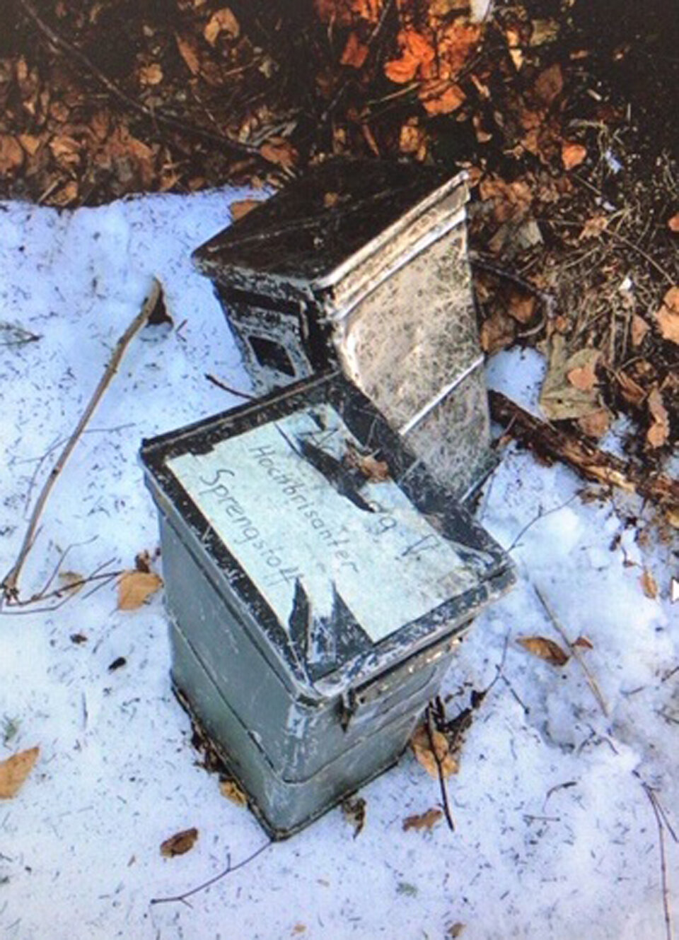 Zwei Kisten mit 40 Kilo Sprengstoff im Flachgau gefunden