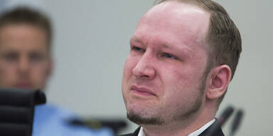 Breivik: Er lacht. Er weint. Er höhnt.