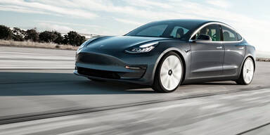 Tesla verblüffte jetzt selbst Skeptiker