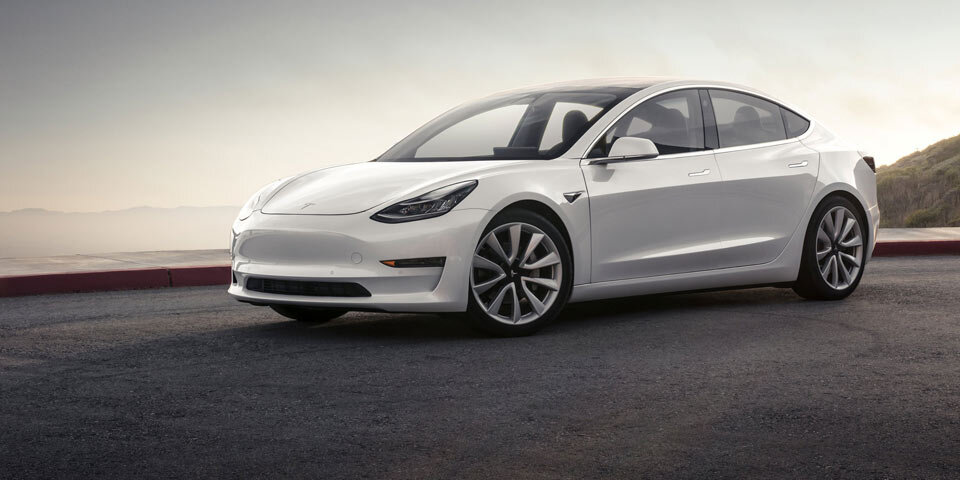 Tesla schickt das Model 3 ins Rennen