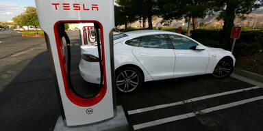 Tesla ruft tausende Ladeadapter zurück