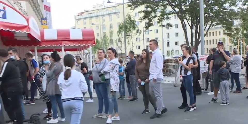 Mega-Stau vor Eis-Geschäft in Wien