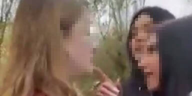Morddrohung, Schülerin blutend am Boden: Nächster Gewalt-Exzess erschüttert Heide