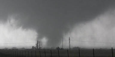 USA: Paar filmt flucht vor Tornado