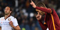 Kicker-Opa Totti dreht Spiel