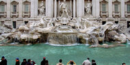 Touristen baden in Trevi-Brunnen: 1.000 Euro Strafe