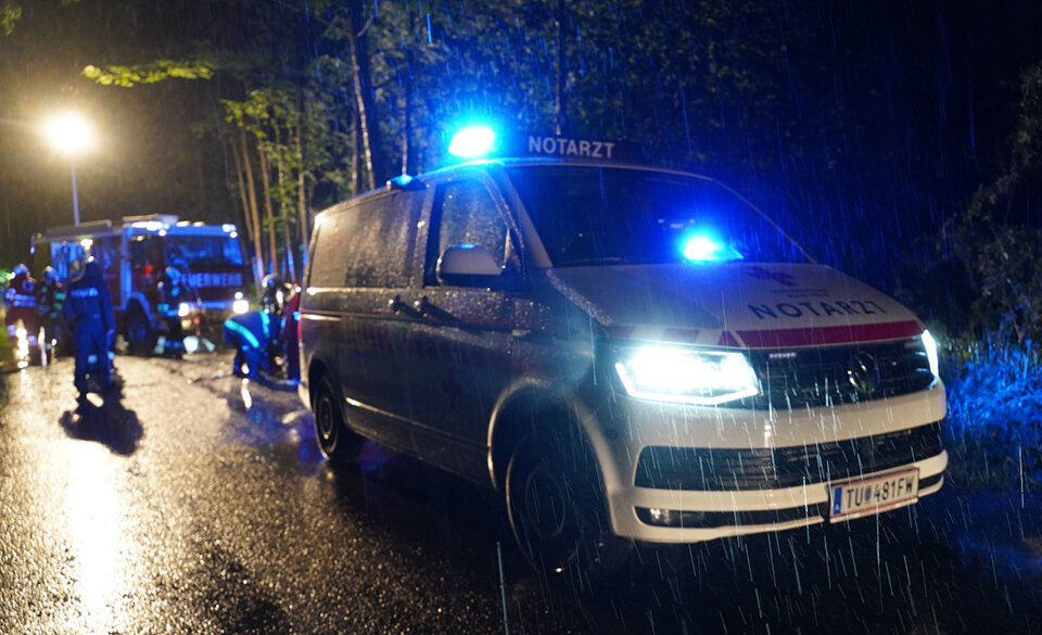 Horror-Crash in Wieselburg - 52-Jähriger schwer verletzt