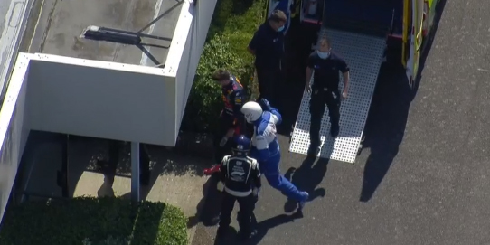 Start-Drama: Hamilton crasht Verstappen raus!