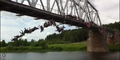 135 Russen springen gleichzeitig von Brücke