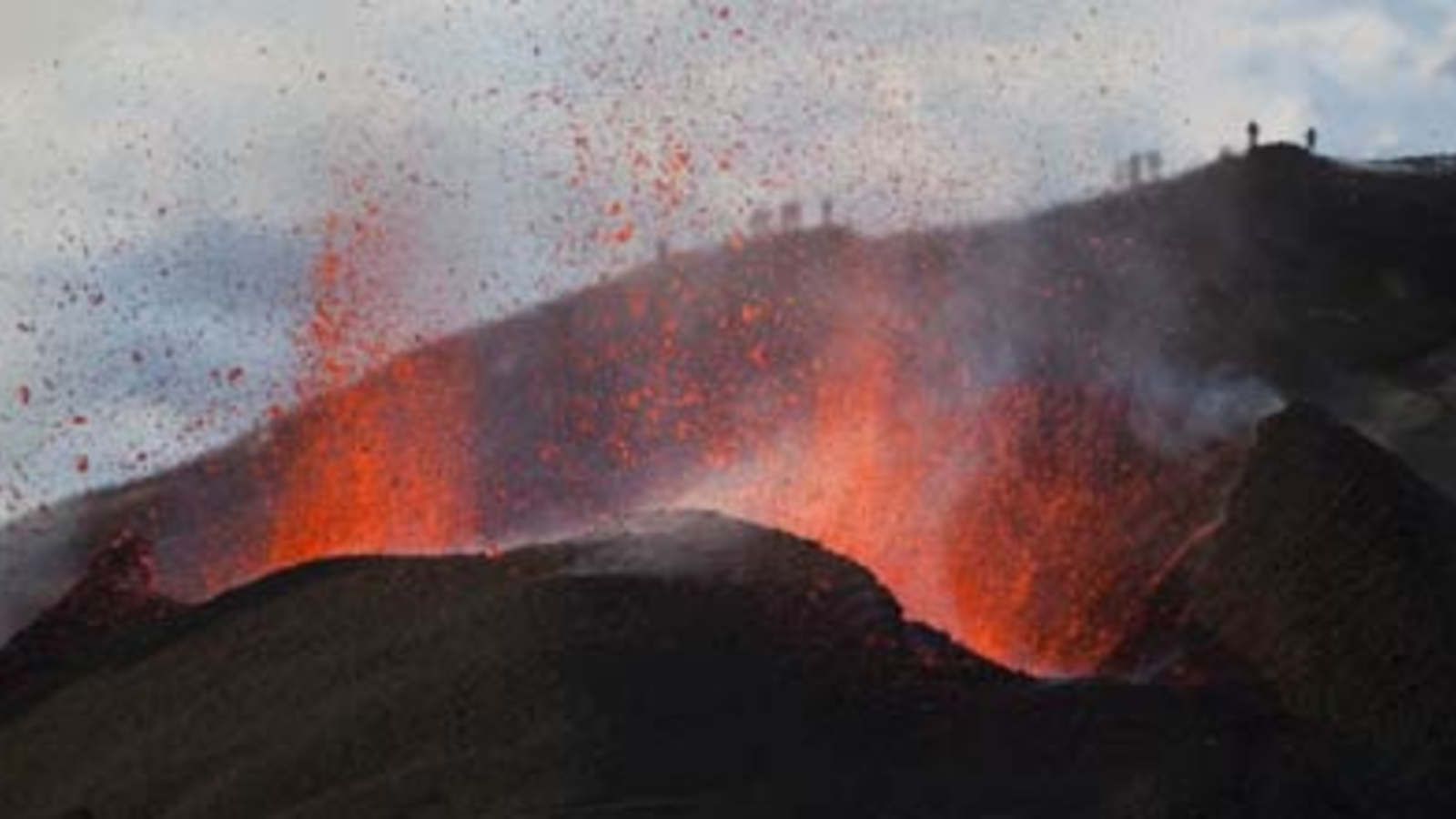 Vulkan Vor Ausbruch Hunderte Evakuiert 