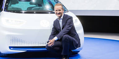 VW-Chef: "E-Autos bald deutlich günstiger als Verbrenner"