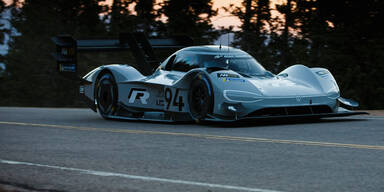 VW ID. R beim Ice Race in Zell am See