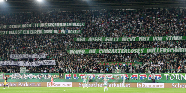 Rapid-Ultras stürmen VIP-Loge
