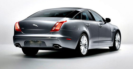 Der neue Jaguar XJ auf Beutejagd