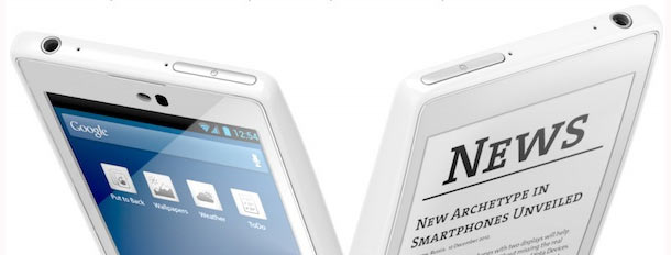 Smartphone mit 2 Displays startet